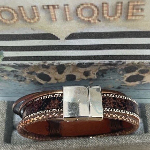 ❤️JUST IN! Brown Bronze Silver Cross Magnetic Bracelet - Picture 3 of 4